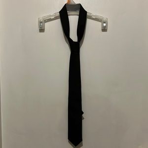 NEVER WORN Black tie